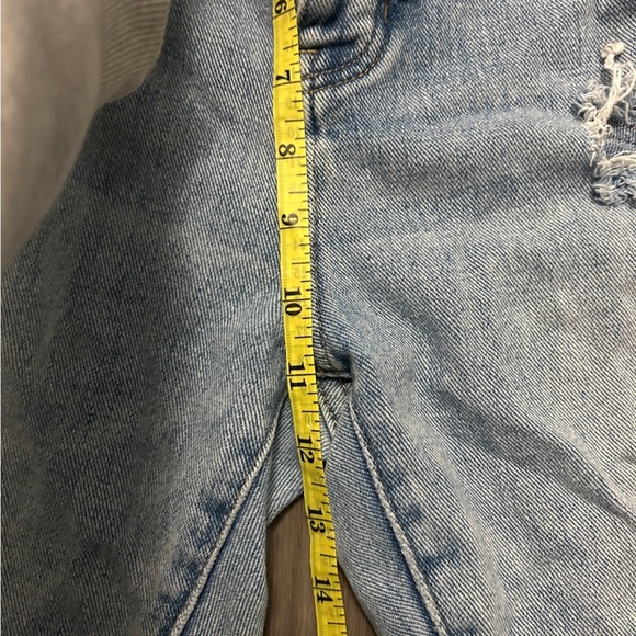 Pacsun Distressed Light Wash Mom Jeans - Picture 7 of 7